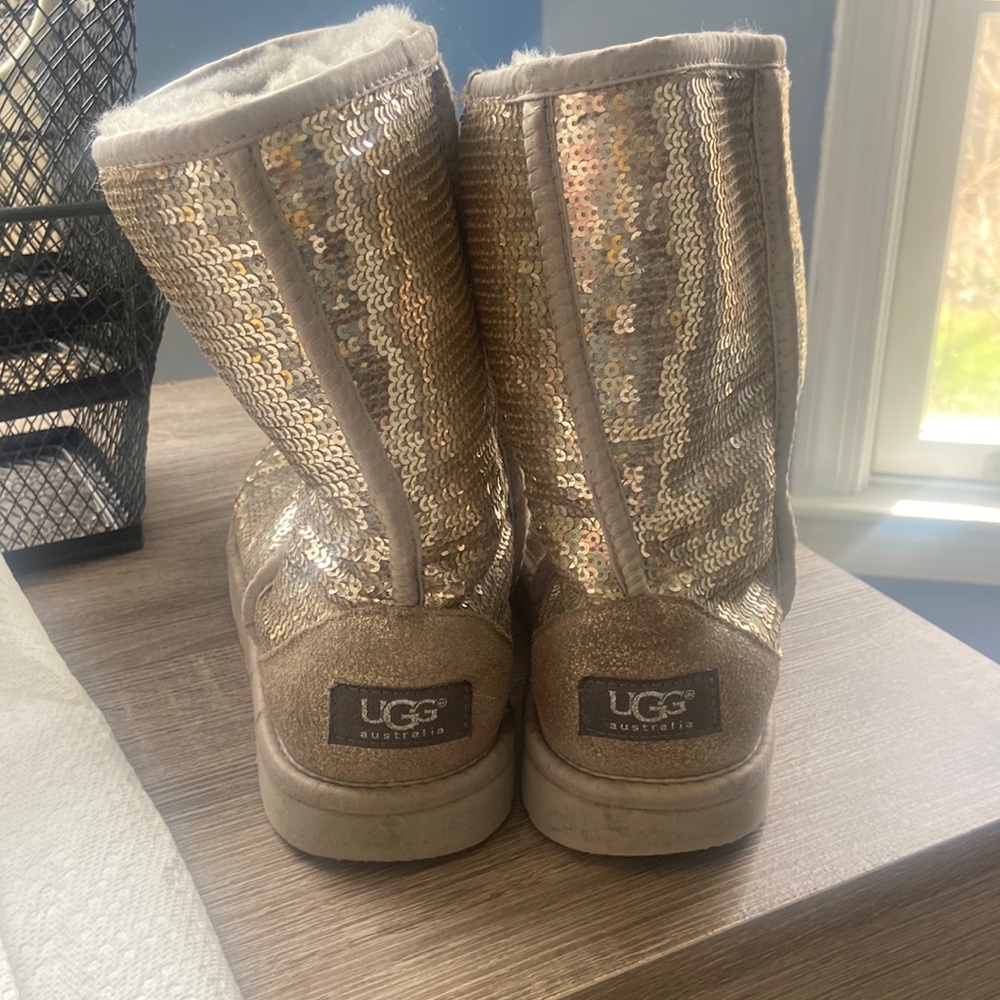 Silver Sparkle UGGs Women’s 7
